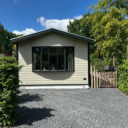 De Eik, Sfeervol Met Tuin, Op De Veluwe *