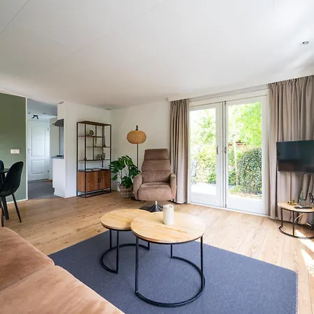 De Eik, Sfeervol Met Tuin, Op De Veluwe Putten