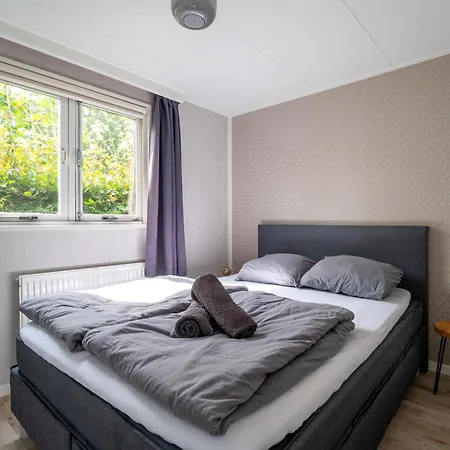 De Eik, Sfeervol Met Tuin, Op De Veluwe Putten