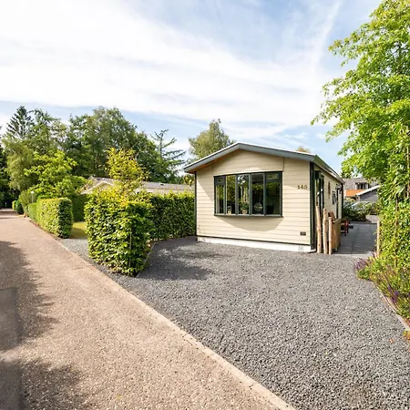 De Eik, Sfeervol Met Tuin, Op De Veluwe Chalet