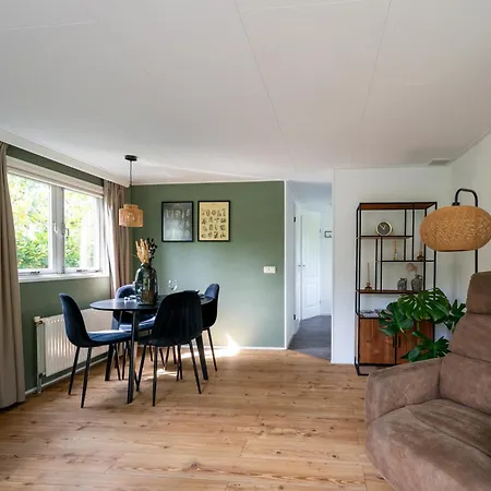 De Eik, Sfeervol Met Tuin, Op De Veluwe