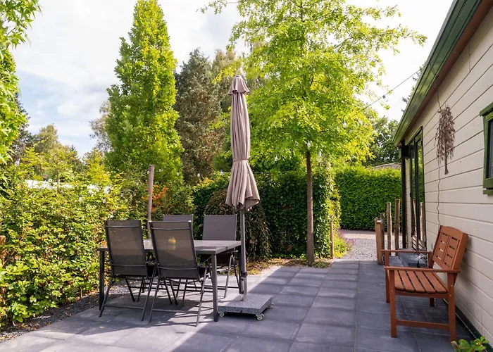 Chalet De Eik, Sfeervol Met Tuin, Op De Veluwe Putten