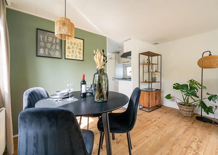 Chalet De Eik, Sfeervol Met Tuin, Op De Veluwe Putten