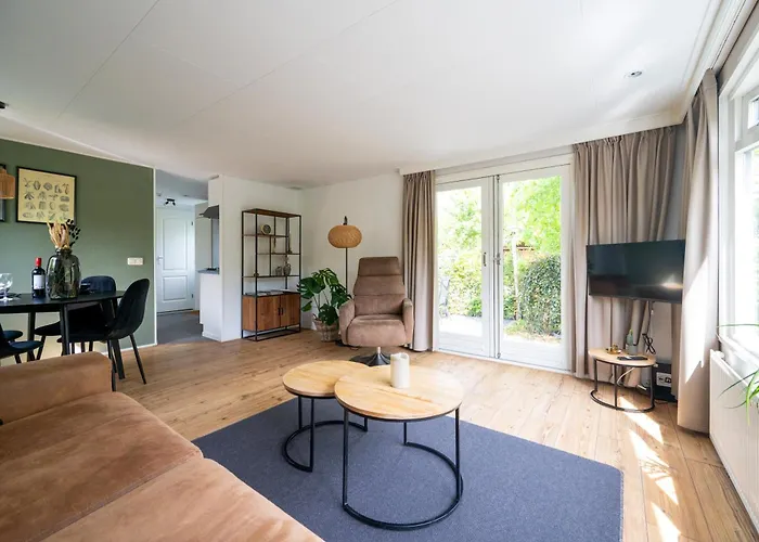 De Eik, Sfeervol Met Tuin, Op De Veluwe Putten