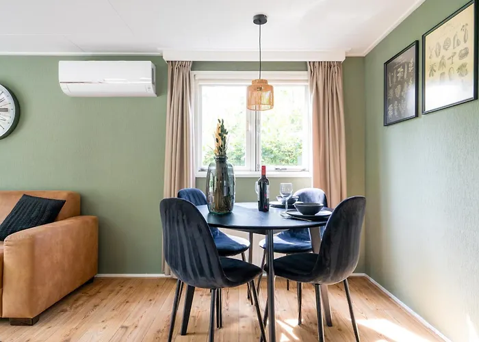 Chalet De Eik, Sfeervol Met Tuin, Op De Veluwe *