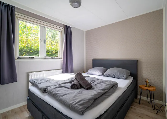 De Eik, Sfeervol Met Tuin, Op De Veluwe Putten