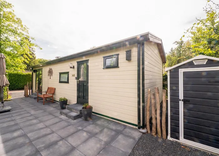 De Eik, Sfeervol Met Tuin, Op De Veluwe Putten