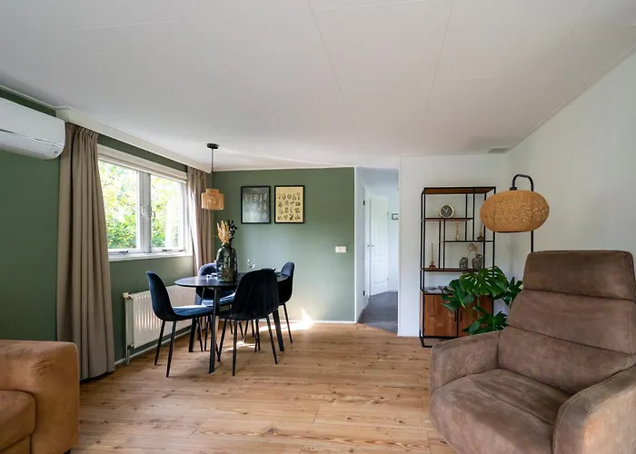 De Eik, Sfeervol Met Tuin, Op De Veluwe