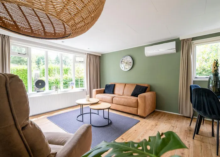 Chalet De Eik, Sfeervol Met Tuin, Op De Veluwe